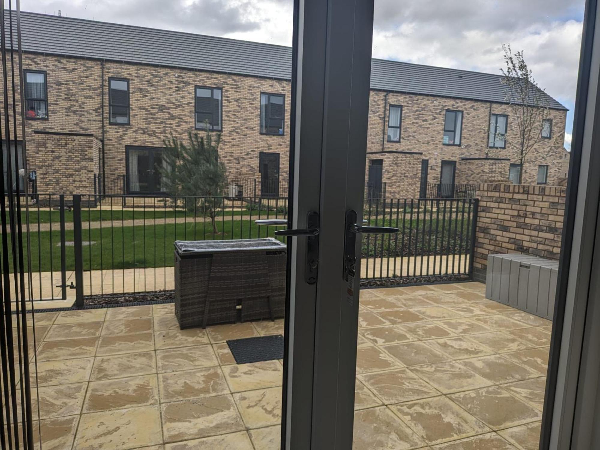 Contemporary Double Ensuite Room Birmingham Exterior foto